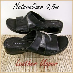 9.5M Naturalizer Sandals Black Leather Upper